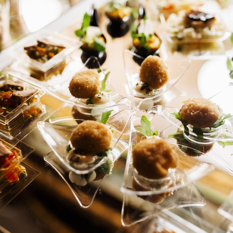 Asortiman za kanapee i zalogajčiće